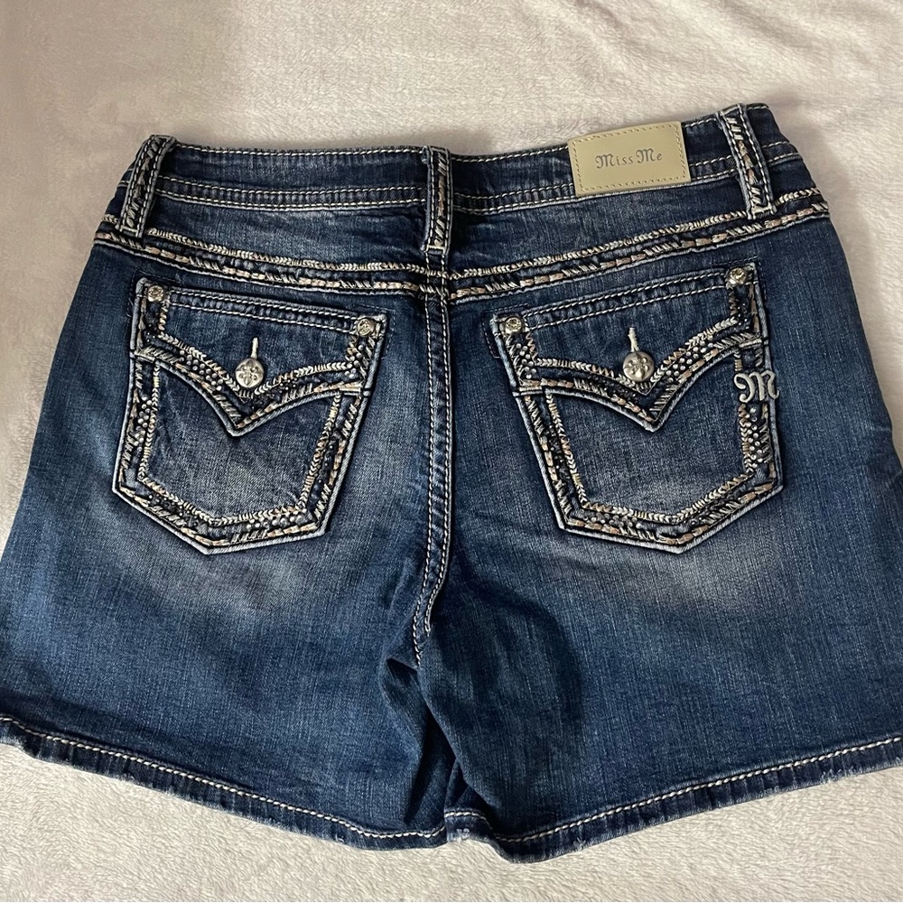 Miss Me Curvy Shorts